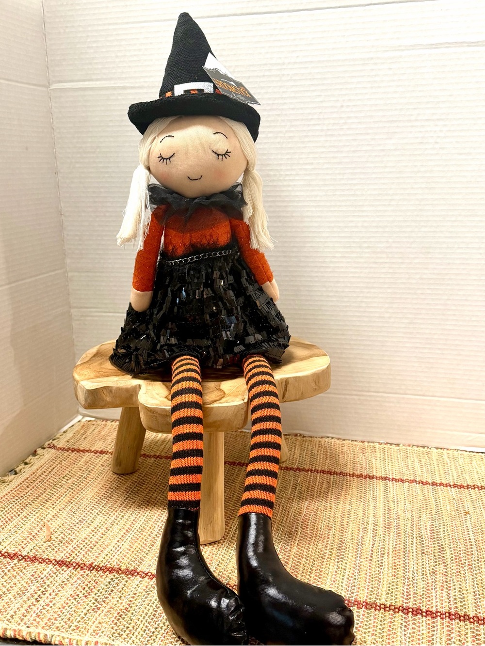 Halloween  Beautiful Witch Sitter Decor New wit Tag